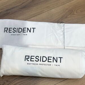 Brand New White Sheet Set and Mattress Protector - Twin